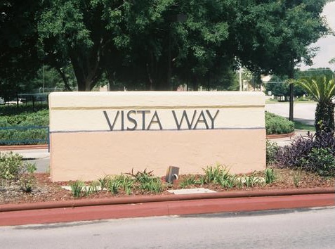 Vista Way welcome sign entrance